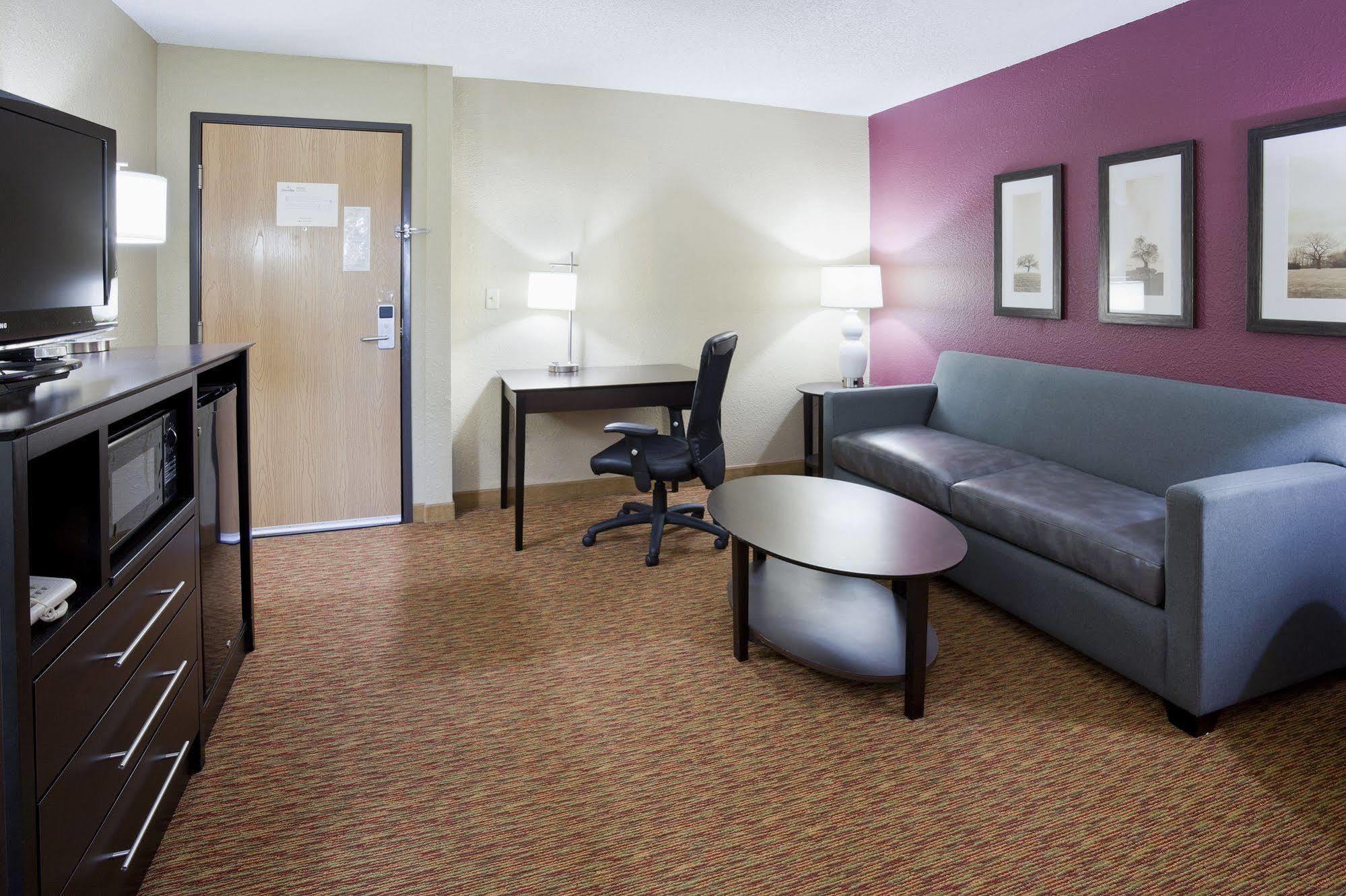 Americinn By Wyndham Osceola Bagian luar foto