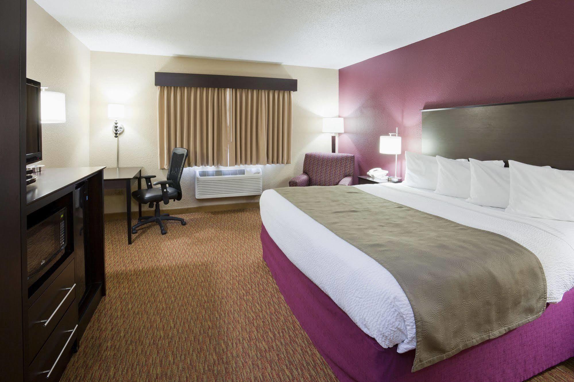 Americinn By Wyndham Osceola Bagian luar foto