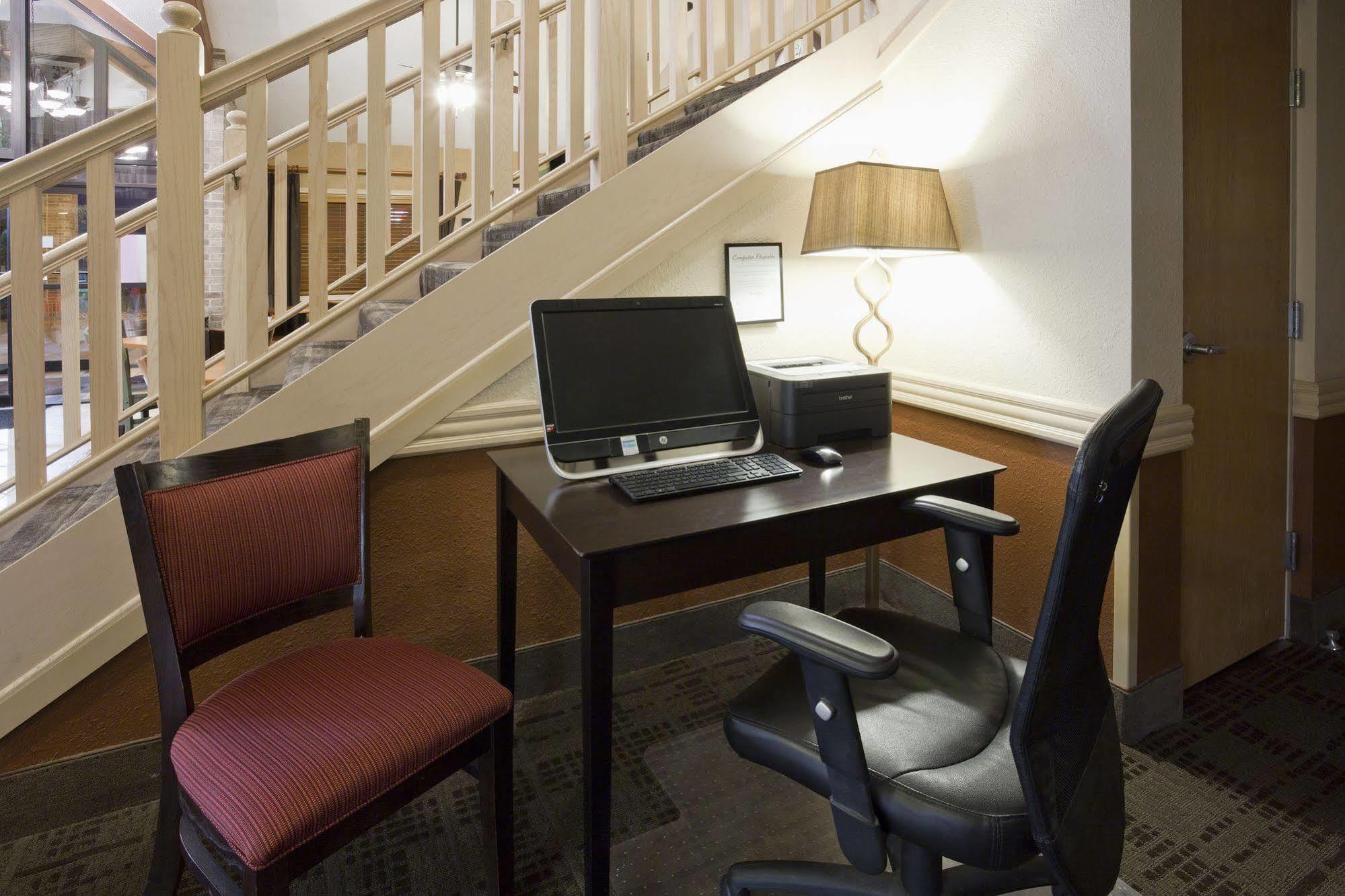 Americinn By Wyndham Osceola Bagian luar foto