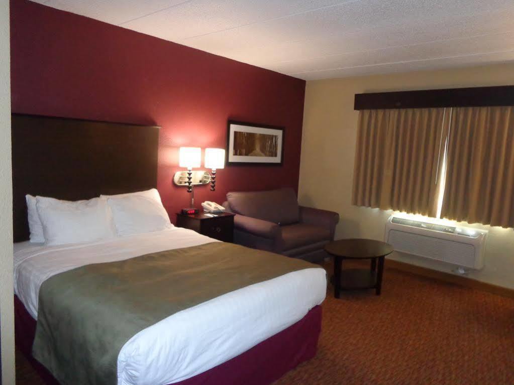 Americinn By Wyndham Osceola Bagian luar foto